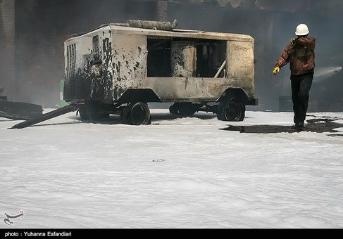 آتش سوزی در انبار کاتالیست پتروشیمی آبادان