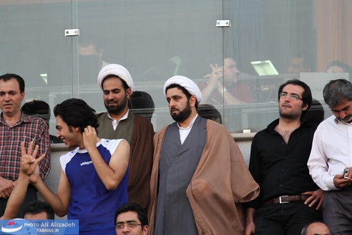 روحانیون در ورزشگاه آزادی