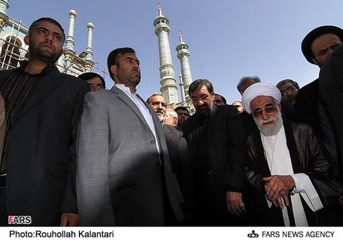 حضور آیت&zwnj;الله جنتی، محسن رضایی در تشییع پیکر مرحوم آیت&zwnj;الله طاهری خرم&zwnj;آبادی در قم