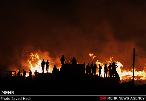 آتش سوزی در انبار چوب واقع در ابتدای جاده ساوه بامداد روز چهار شنبه انبار چوب را از بین برد.
سه&zwnj;شنبه 19 شهریور 1392
