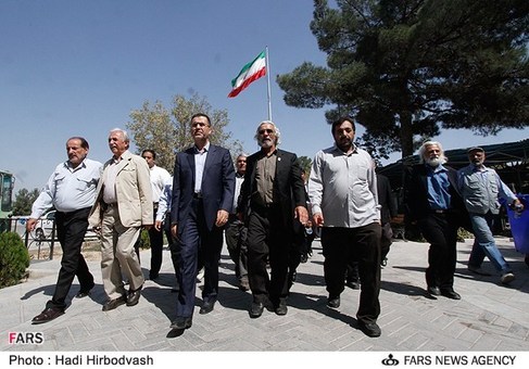 تجدید میثاق کاروان سینمایی ایران با امام راحل
یکشنبه 31 شهریور 1392

