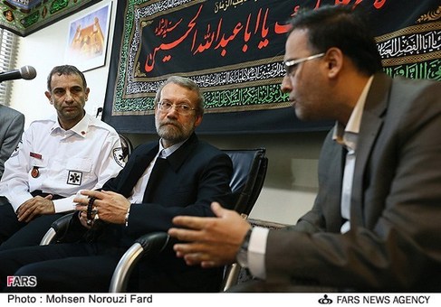 دار رئیس مرکز فوریتهای پزشکی با علی لاریجانی رئیس مجلس شورای اسلامی در استان قم
پنجشنه 4 مهر
