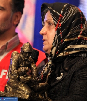 مادر شهید امید عباسی آتش نشان فداکار