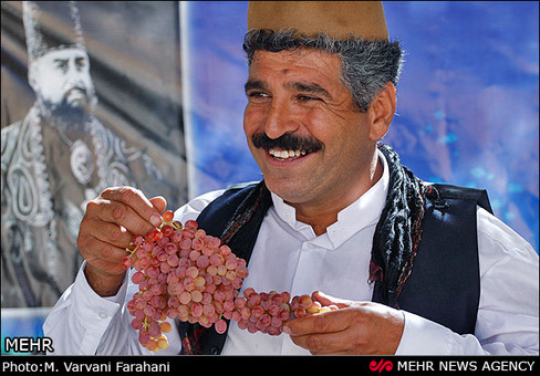 جشنواره برداشت انگور هزاوه