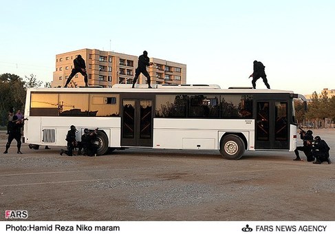 مانور عملیات رهایی گروگان در اصفهان
یکشنبه 14 مهر ماه
