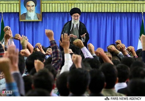 دیدار جمعی از نخبگان جوان با حضرت آیت الله خامنه ای رهبر معظم انقلاب
چهارشنبه 17 مهر ماه
