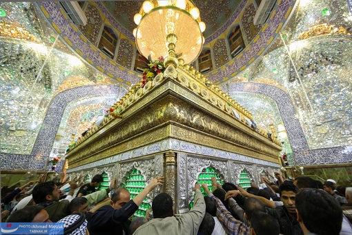 ضریح مطهر امیر المومنین در شب عید غدیر