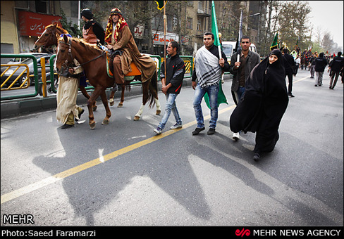 حرکت نمادین کاروان لاله ها در تهران