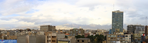 تصویر پانوراما از مرکز شهر تهران در حالیکه صبح پنجشنبه لطافت هوا کاملاً در این بخش محسوس بود
