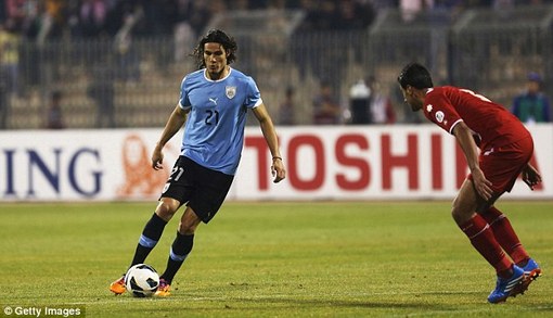 اروگوئه: ادینسون کاوانی (Edinson Cavani) - مهاجم تیم فوتبال پاریسن ژرمن با زدن 6 گل نقش کلیدی در صعود اروگوئه داشت. البته همه ما به خوبی لوئیس سوارز مهاجم گلزن لیورپول را نیز می شناسیم که بی شک یکی از ستاره های اروگوئه در جام جهانی خواهد بود.