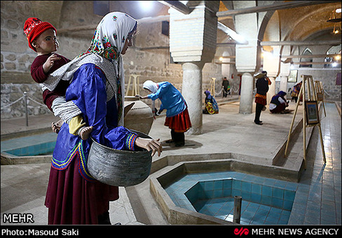 بناي رختشويخانه در منطقه ای موسوم به عباسقلي خان و محل معروف به باباجمال چوقوري (گودال بابا جمال) و در سال ۱۳۴۵ ه&zwj;.ق احداث شده است. بانوان شهر لباس و رخت خود را در آن محل می&zwnj;شسته&zwnj;اند. اين بنا در نوع خود منحصر به فرد بوده امروزه به عنوان موزه مردم شناسي استان زنجان مورد بازديد گردشگران و علاقمندان قرار مي گيرد.