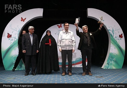 تقدیر از داوطلبان برگزیده هلال احمر