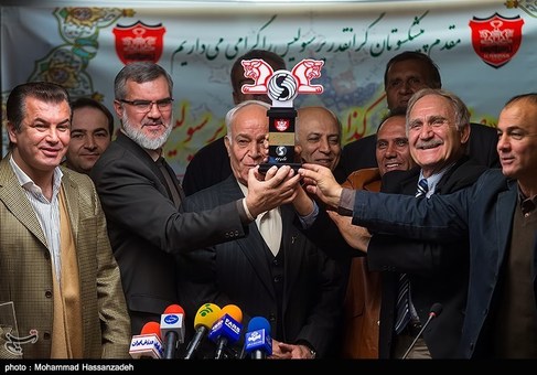 افتتاح صندوق سرمایه&zwnj;گذاری ورزش پرسپولیس در بورس
