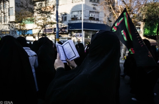 راهپیمایی مردم تهران در بامداد اربعین حسینی