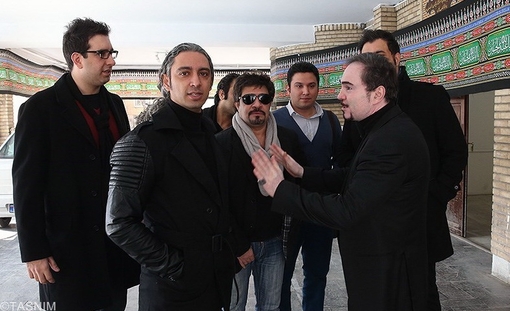 خشایار اعتمادی، بابک معافی، مازیار فلاحی و امید حاجیلی خواننده&zwnj;گان موسیقی پاپ در آسایشگاه جانبازان ثارالله