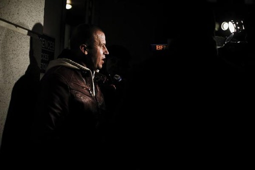 پانیس راننده فرانسوی و سابق تیم فراری در حال پاسخگویی به خبرنگاران است