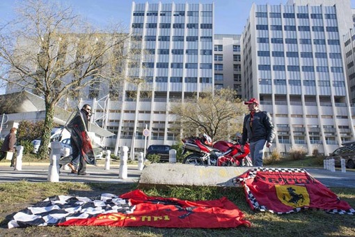 تصویری دیگر از تجمع هواداران راننده افسانه&zwnj;ای فراری