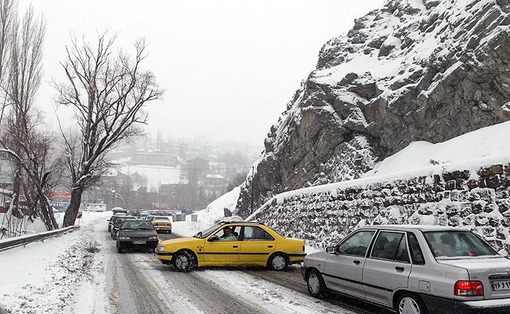 بارش برف و کولاک در جاده کندوان - تسنیم
