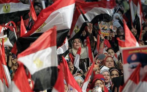 مقام&zwnj;های مصری از کشته شدن حداقل ۲۹ نفر در مراسم سومین سالگرد قیام مردمی علیه حسنی مبارک خبر داده&zwnj;اند.روز شنبه ۲۵ ژانویه، درگیری&zwnj;هایی میان مخالفان و موافقان دولت مورد حمایت نظامیان در سومین سالگرد قیام مردمی که به برکناری حسنی مبارک، رئیس جمهور سابق منجر شد، در این کشور برپا شد/Reuters
