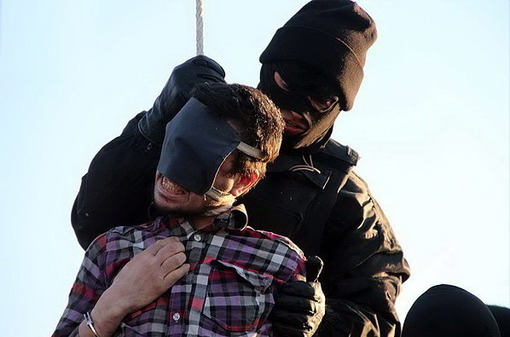 حکم اعدام دو متجاوز به عنف صبح پنج&zwnj;شنبه در شیراز اجرا شد/فارس