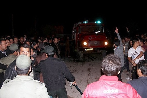 نمایشگاه بهاره طبس یک روز پس از افتتاح رسمی، شامگاه دوشنبه دچار آتش&zwnj;سوزی شد/فارس

