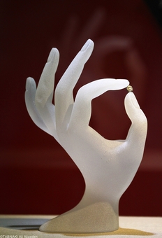 این سکه در جزیره ی آراد (فینیقیه) تحت سیطره ی هخامنشیان ضرب شده است.