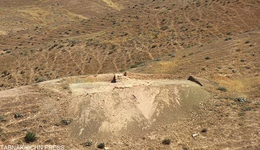  بخشی از یک سازه معماری که در بالای مسیر لوله&zwnj;ها کشف شده&zwnj;است
