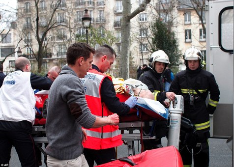 انتقال مجروحان حوادث پاریس
