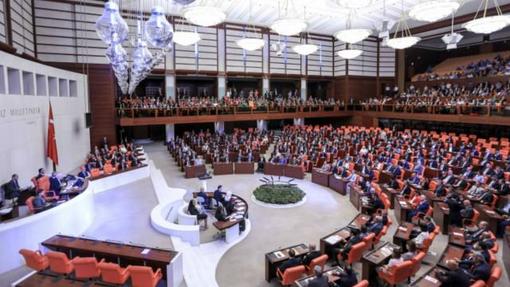 جلسه فوق‌العاده پارلمان ترکیه برای اعلام موضع علیه کودتا