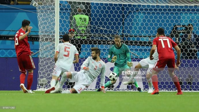 لحظه گل مردود ایران مقابل اسپانیا.