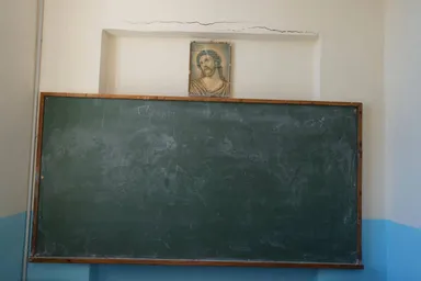 عکس: زنگِ خاموشی در مدارس جزایر یونان