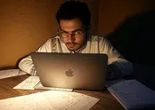 پیشنهاد تابناک: به جای اینترنت ملی، هوش مصنوعی ایرانی را راه بیاندازید!