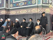 عکس: فرزندان رهبر شهید انقلاب در مراسم چهلم ایشان
