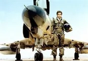 خلبانی که بمب روی سر مردم عراق نریخت اما تن صدام حسین را لرزاند