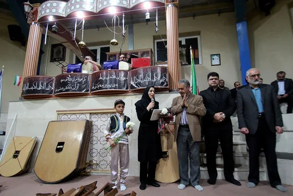 جشن گلریزان با هدف کمک به بیماران خاص پنجشنبه شب در سالن ورزشی شهید علیدخت در بجنورد مرکز استان خراسان شمالی برگزار شد./IRNA
