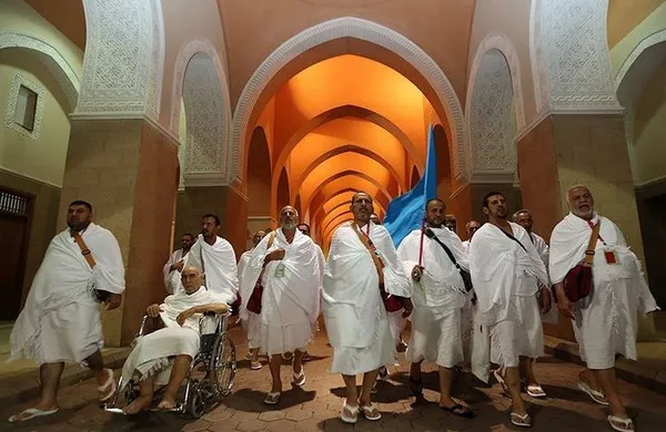 حضور نخستین گروه جانبازان قطع نخاعی در مسجد شجره./TASNIM
