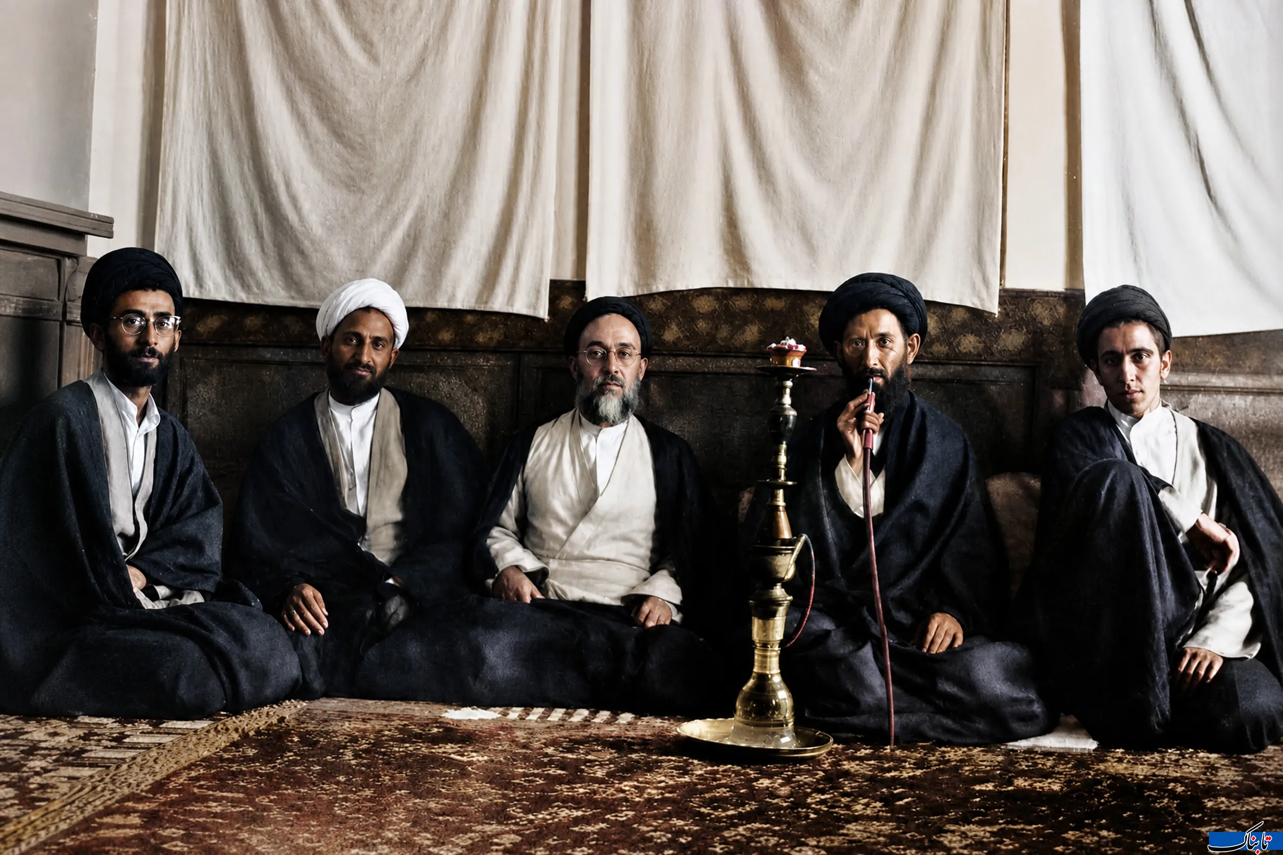 پنجره‌ای به گذشته؛ رهبر شهید انقلاب در کنار پدر، برادر و علامه طباطبایی