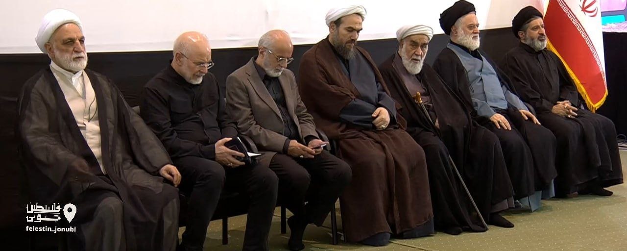 تصویری از خانواده رهبر شهید در کنار روسای قوا