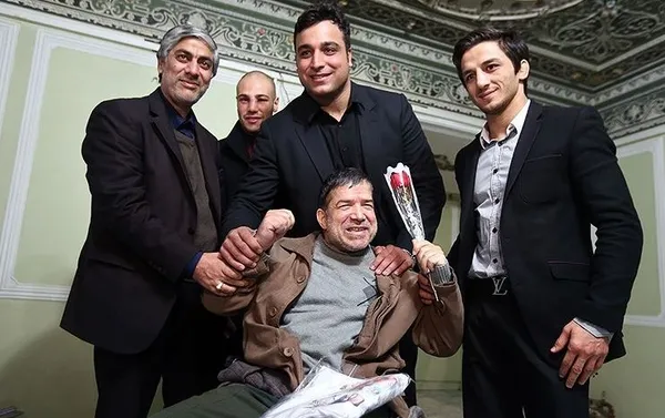 کیومرث هاشمی رئیس کمیته ملی المپیک به همراه احسان حدادی، حمید سوریان و احسان روزبهانی با حضور در مرکز توانبخشی حضرت امام خمینی(ره) از جانبازان عیادت کردند. /TASNIM
