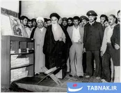 حضور حضرت امام در مزار شهید مرتضی مطهری