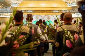 گل‌آرایی حرم امام‌حسین (ع) به مناسبت عیدالله‌الاکبر