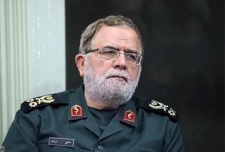 سرلشکر ایزدی: غافلگیری‌هایی برای دشمنان داریم
