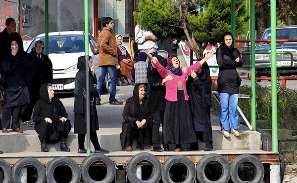 صبح روز گذشته، شادی سرخیل دختر ۲۱ ساله عضو تیم قایقرانی انزلی، به همراه ۱۲ نفر دیگر از اعضای تیم به مرداب انزلی جهت تمرینات قایقرانی رفته بودکه درحین تمرین به دلایل نامعلوم قایقشان واژگون می&zwnj;شود. جسد وی ۲ روز است که زیر آب مانده و پیدا نمی&zwnj;شود. /TASNIM