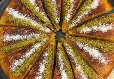 طرز تهیه قیقناخ مغزدار