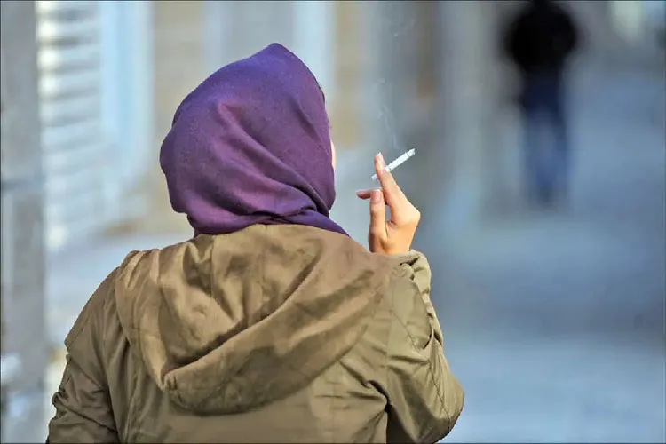 ببخشید خانم، سیگار اضافه دارید؟/ روایتی از عادی‌شدن مصرف دخانیات در میان زنان