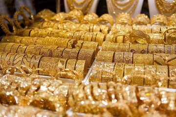 طلا از اوج دو ماهه عقب نشست/ قیمت نقره چقدر کاهش یافت؟ طلا از اوج دو ماهه عقب نشست/ قیمت نقره چقدر کاهش یافت؟
