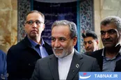 بازدید سید عباس عراقچی از آرامگاه حافظ و سعدی شیرازی