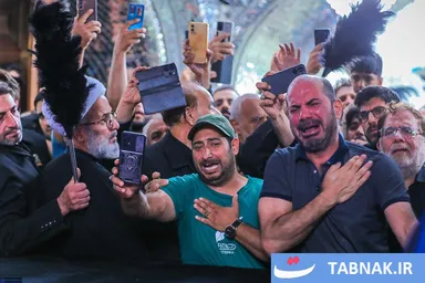 عکس: حضور مردم عزادار برای زیارت مزار مطهر رهبر شهید انقلاب در رواق دارالذکر