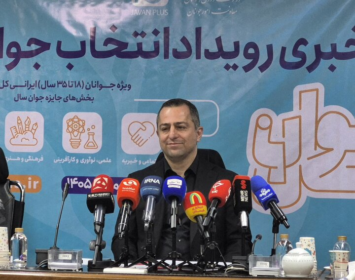 می گویند دولت را خسته کنیم تا استعفا دهد!/  مظلومیت رئیس جمهور آنجاست که وزار هم حرفی از تفاهم‌نامه نمی‌زنند