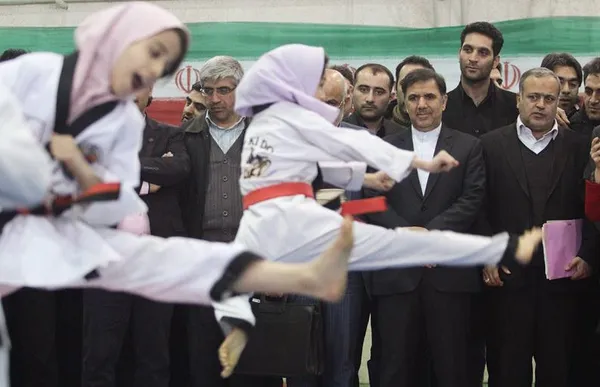 در حاشیه رونمایی از ۱۰۰۰۰ واحد مسکن مهر در قزوین!/ISNA
